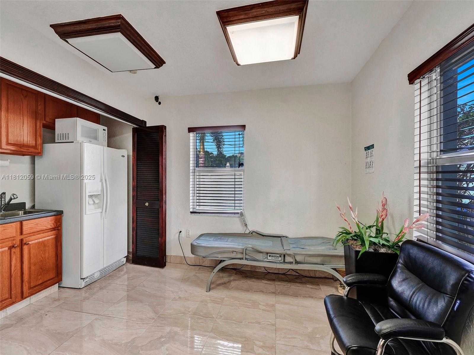 Small Image of 2600 NORTH ANDREWS AVE, Wilton Manors Number 20