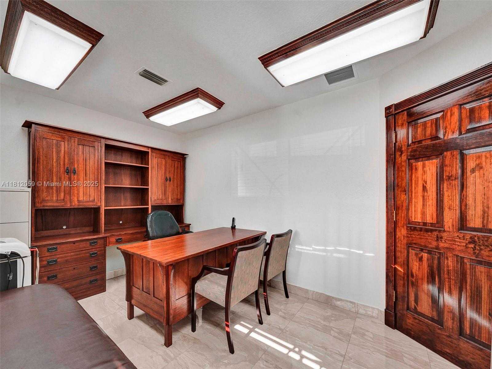 Small Image of 2600 NORTH ANDREWS AVE, Wilton Manors Number 3