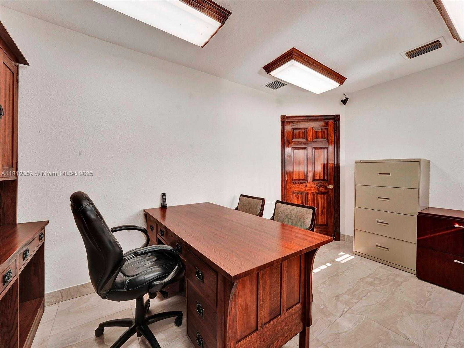 Small Image of 2600 NORTH ANDREWS AVE, Wilton Manors Number 4