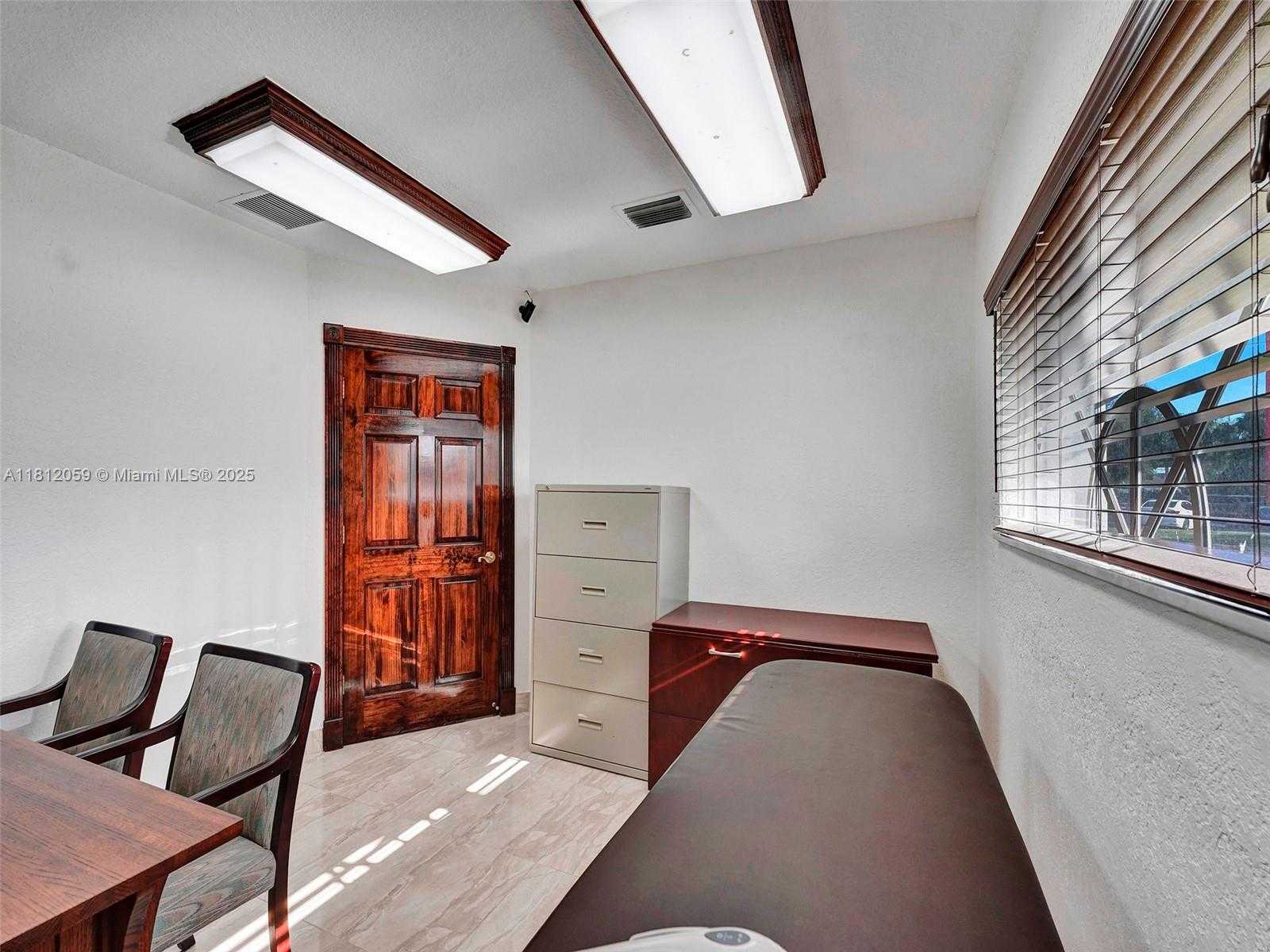 Small Image of 2600 NORTH ANDREWS AVE, Wilton Manors Number 5