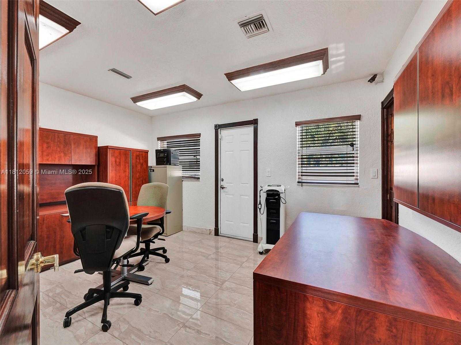 Small Image of 2600 NORTH ANDREWS AVE, Wilton Manors Number 6