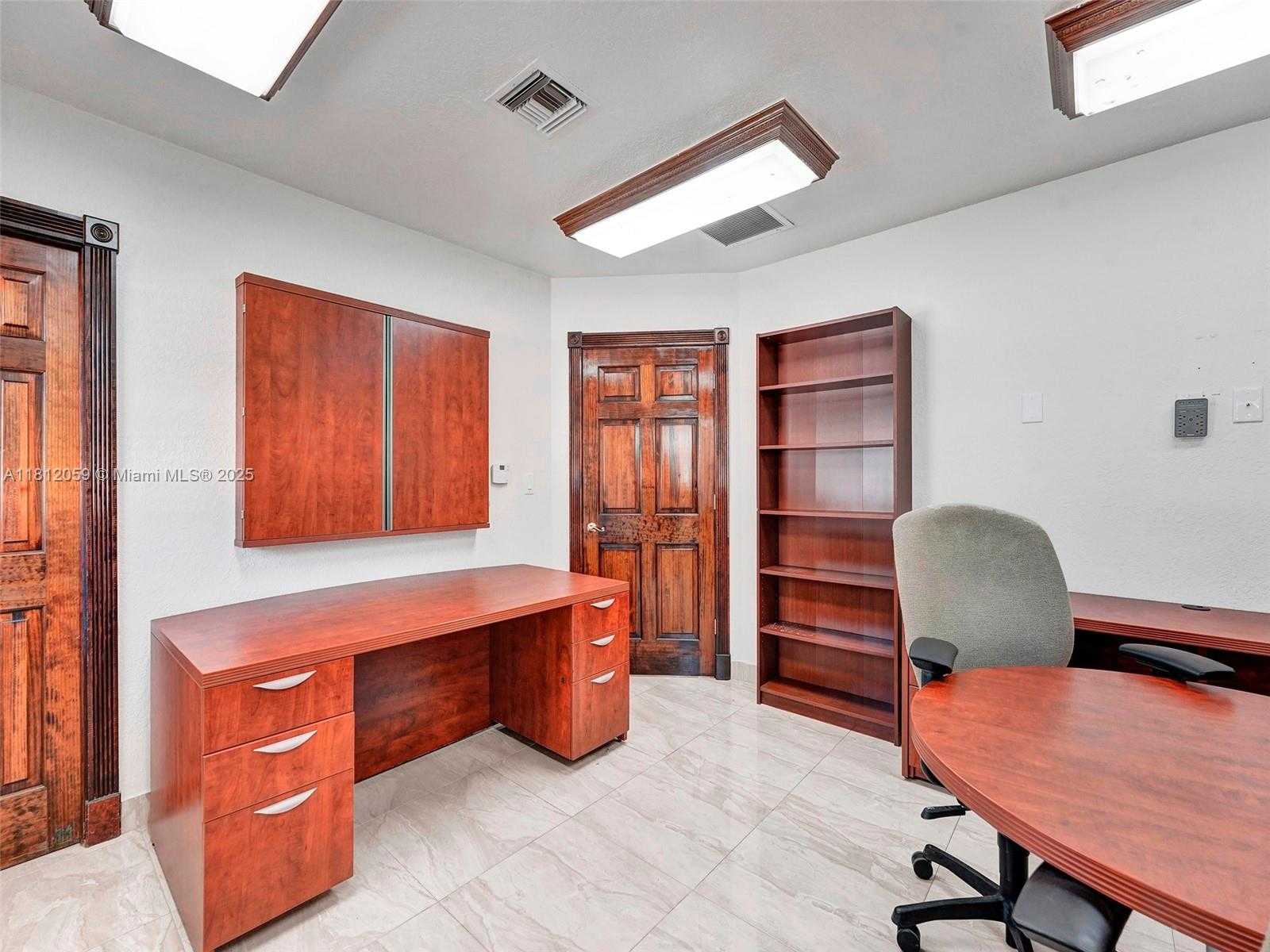 Small Image of 2600 NORTH ANDREWS AVE, Wilton Manors Number 7