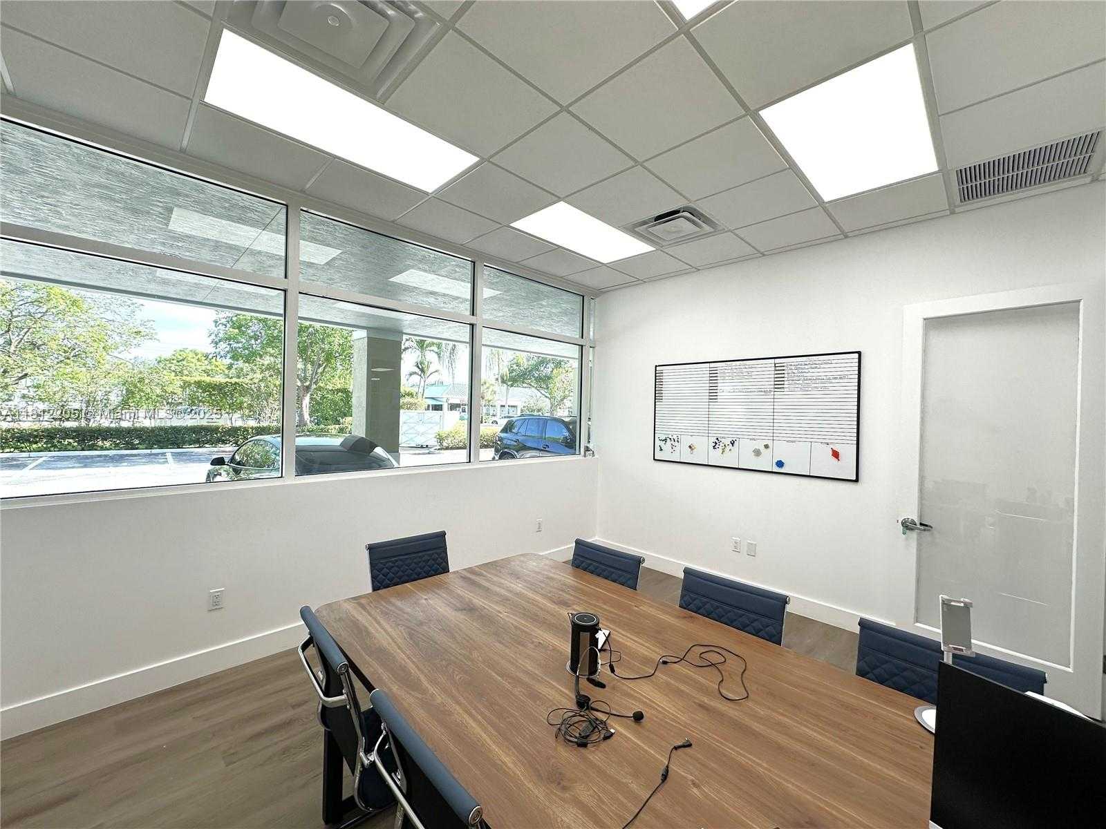 Small Image of 4875 VOLUNTEER RD #200, Davie Number 6