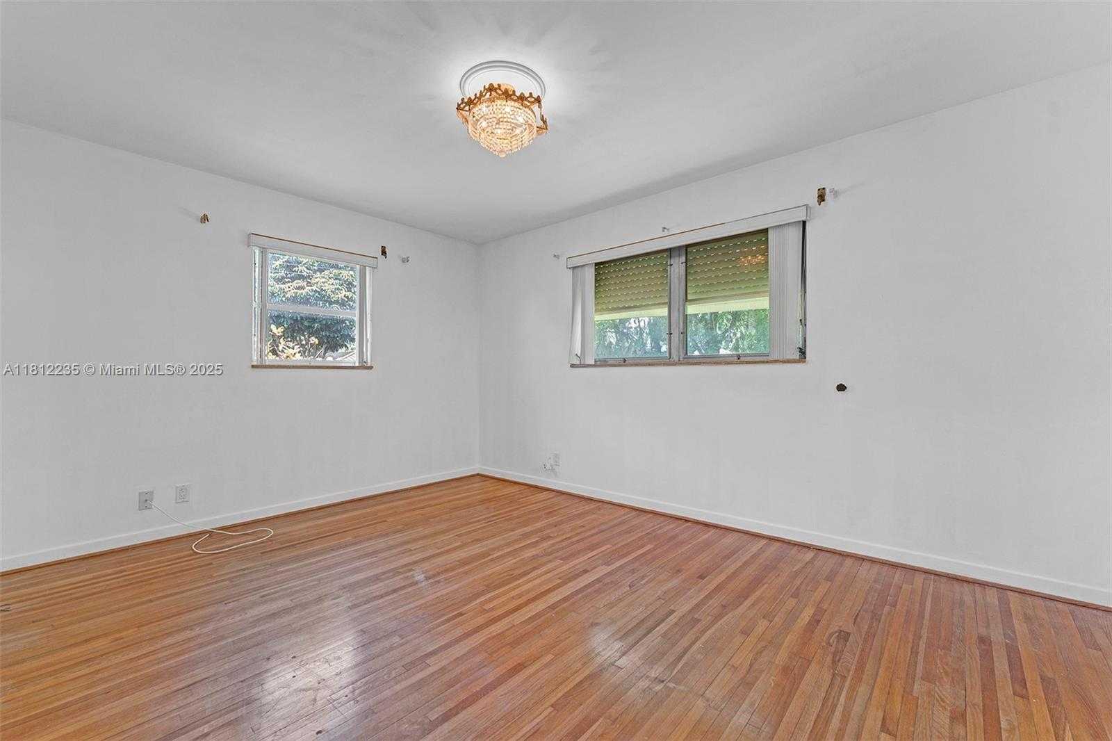 Small Image of 2970 GRIFFIN RD, Dania Beach Number 11