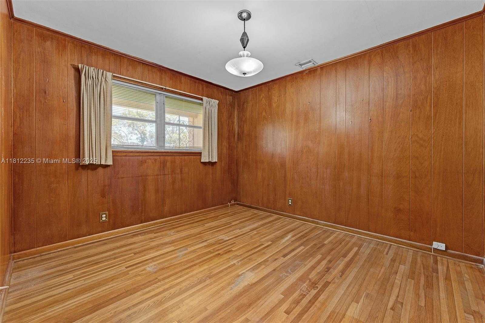 Small Image of 2970 GRIFFIN RD, Dania Beach Number 12
