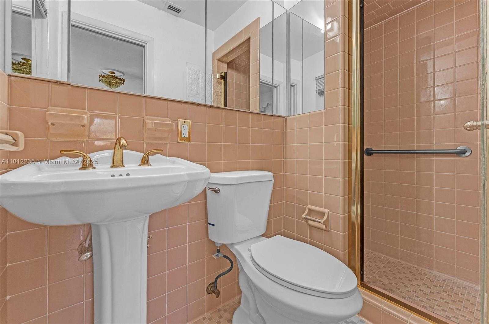 Small Image of 2970 GRIFFIN RD, Dania Beach Number 14