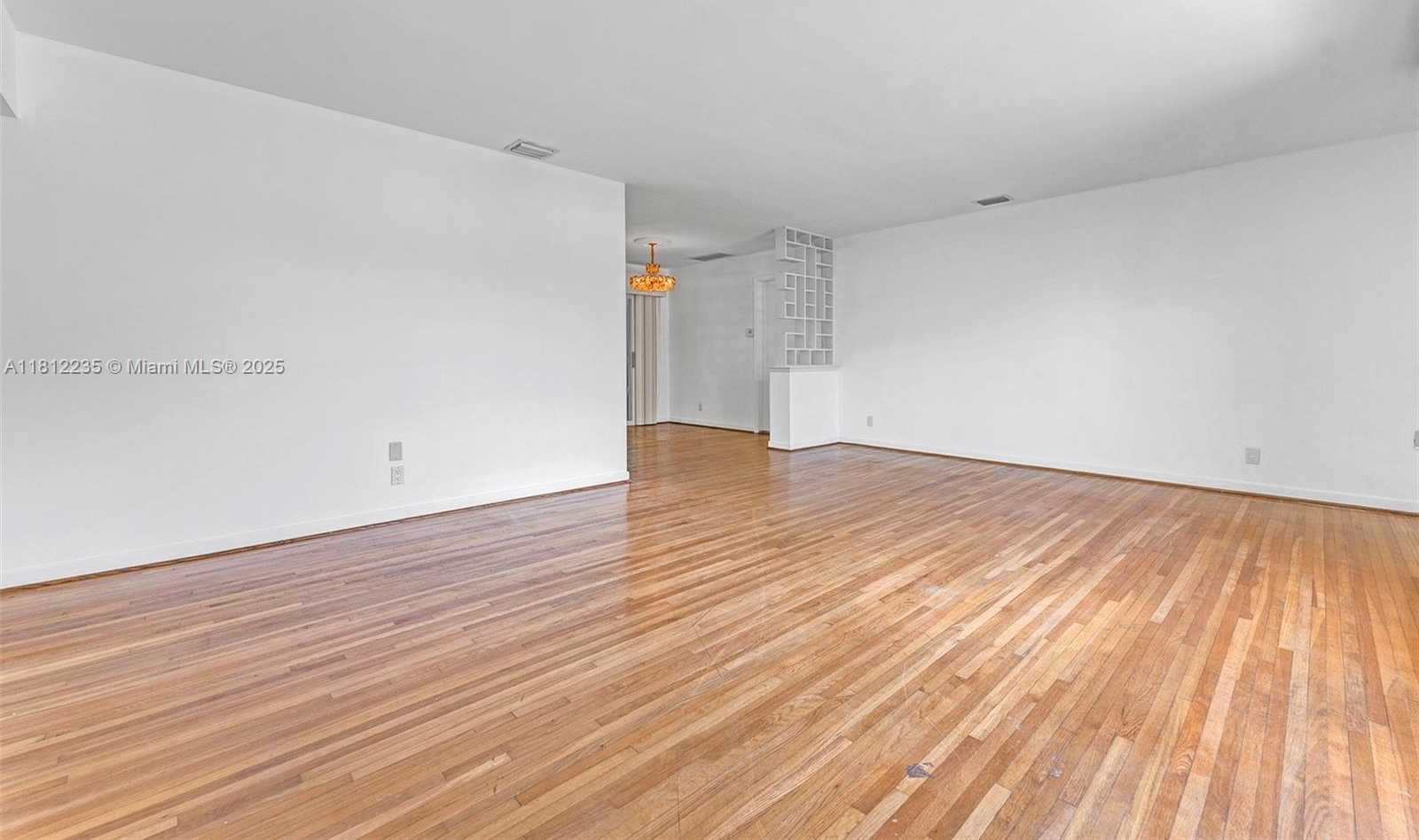 Small Image of 2970 GRIFFIN RD, Dania Beach Number 16