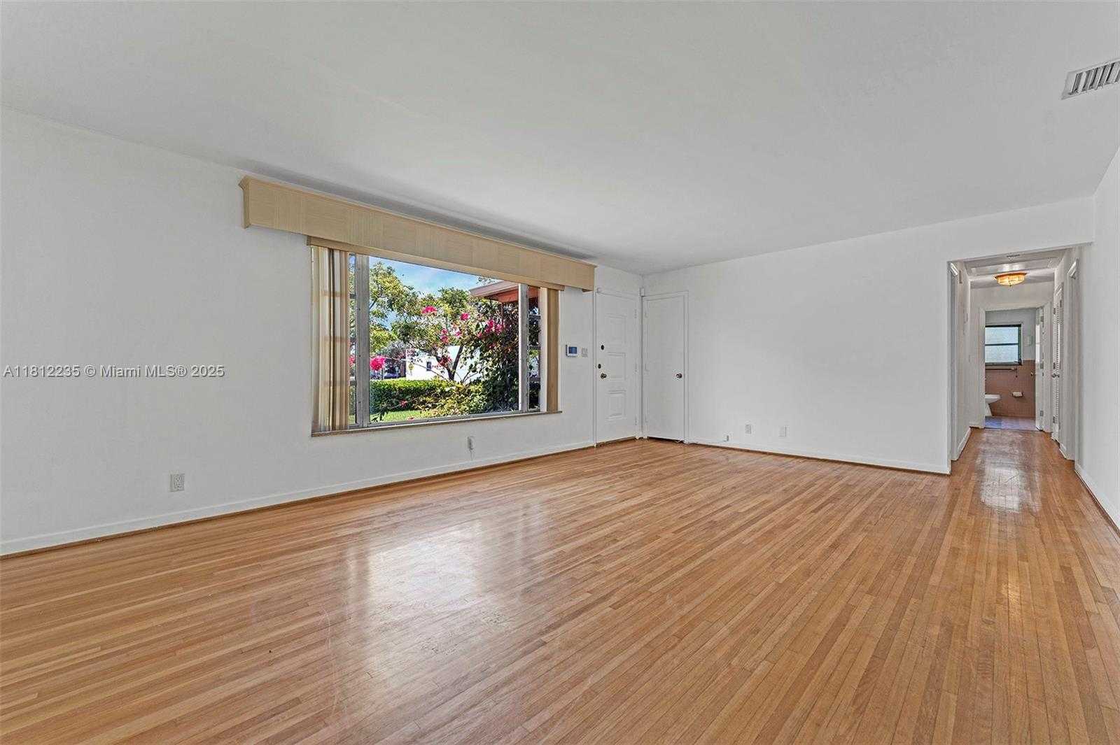 Small Image of 2970 GRIFFIN RD, Dania Beach Number 17