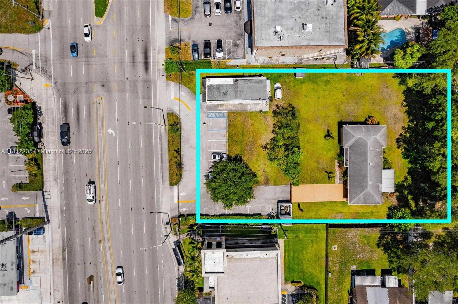 Small Image of 2970 GRIFFIN RD, Dania Beach Number 2