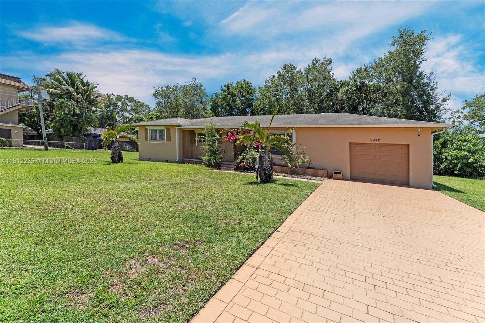 Small Image of 2970 GRIFFIN RD, Dania Beach Number 9