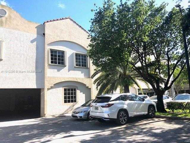 Small Image of 6099 STIRLING RD #103, Davie Number 15