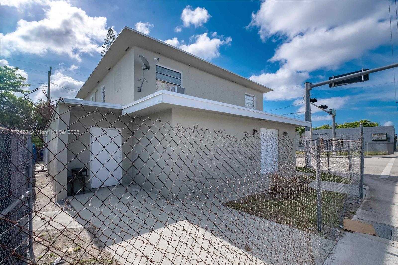 Small Image of 5001 NORTH WEST 17TH AVE, Miami Number 3