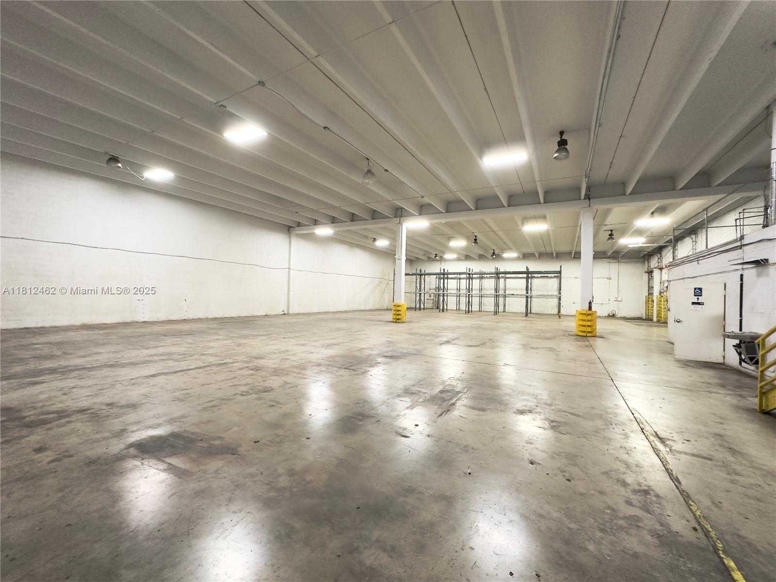 Small Image of 10815 NORTH WEST 33RD ST, Doral Number 19