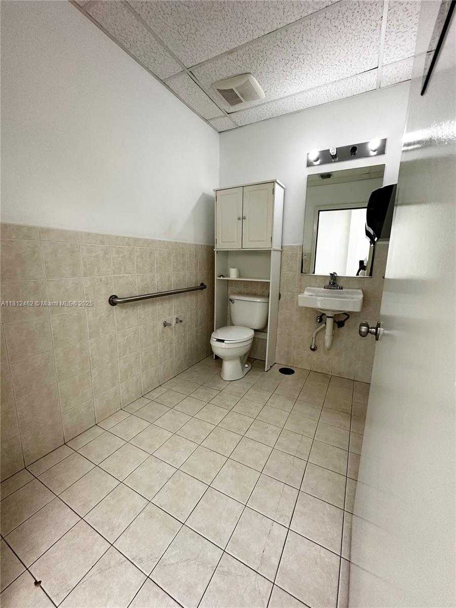 Small Image of 10815 NORTH WEST 33RD ST, Doral Number 37