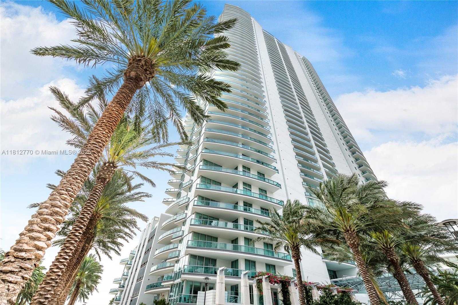 Small Image of 1331 BRICKELL BAY DR #1, Miami Number 3