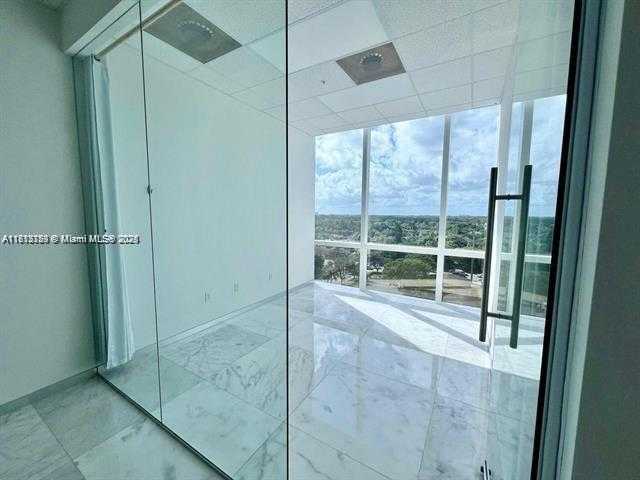 Small Image of 20200 WEST DIXIE HWY 709 HWY, Miami Number 14