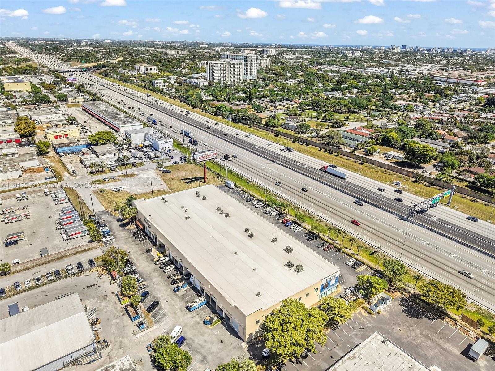 Small Image of 820 SOUTH WEST 12TH AVE #7B, Pompano Beach Number 3
