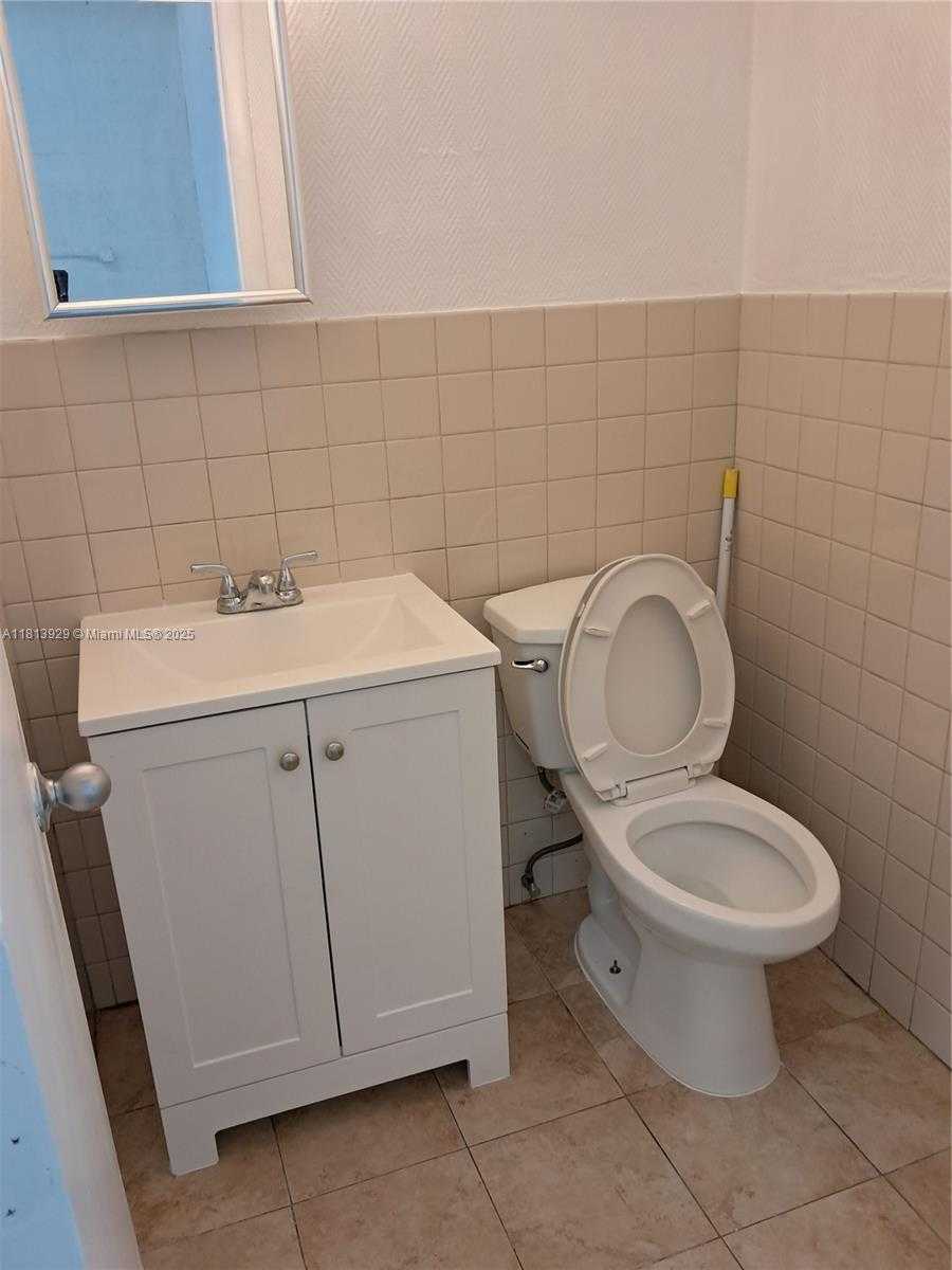 Small Image of 430 ANSIN BLVD #430G, Hallandale Beach Number 10