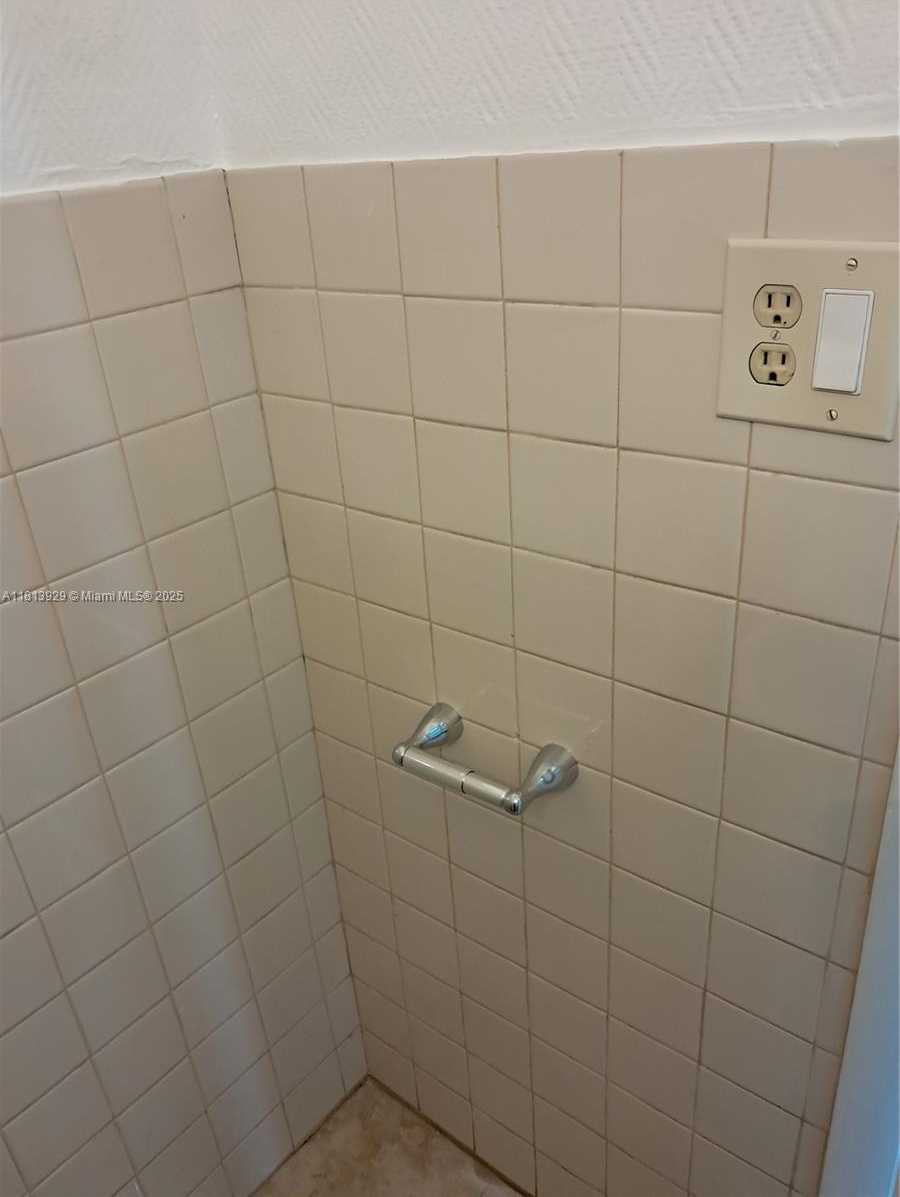 Small Image of 430 ANSIN BLVD #430G, Hallandale Beach Number 11
