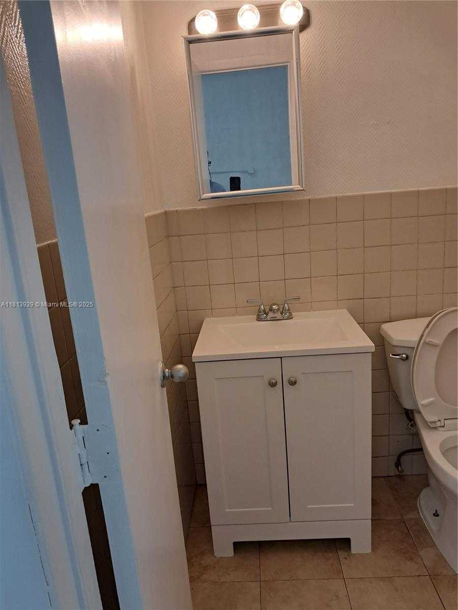 Small Image of 430 ANSIN BLVD #430G, Hallandale Beach Number 9