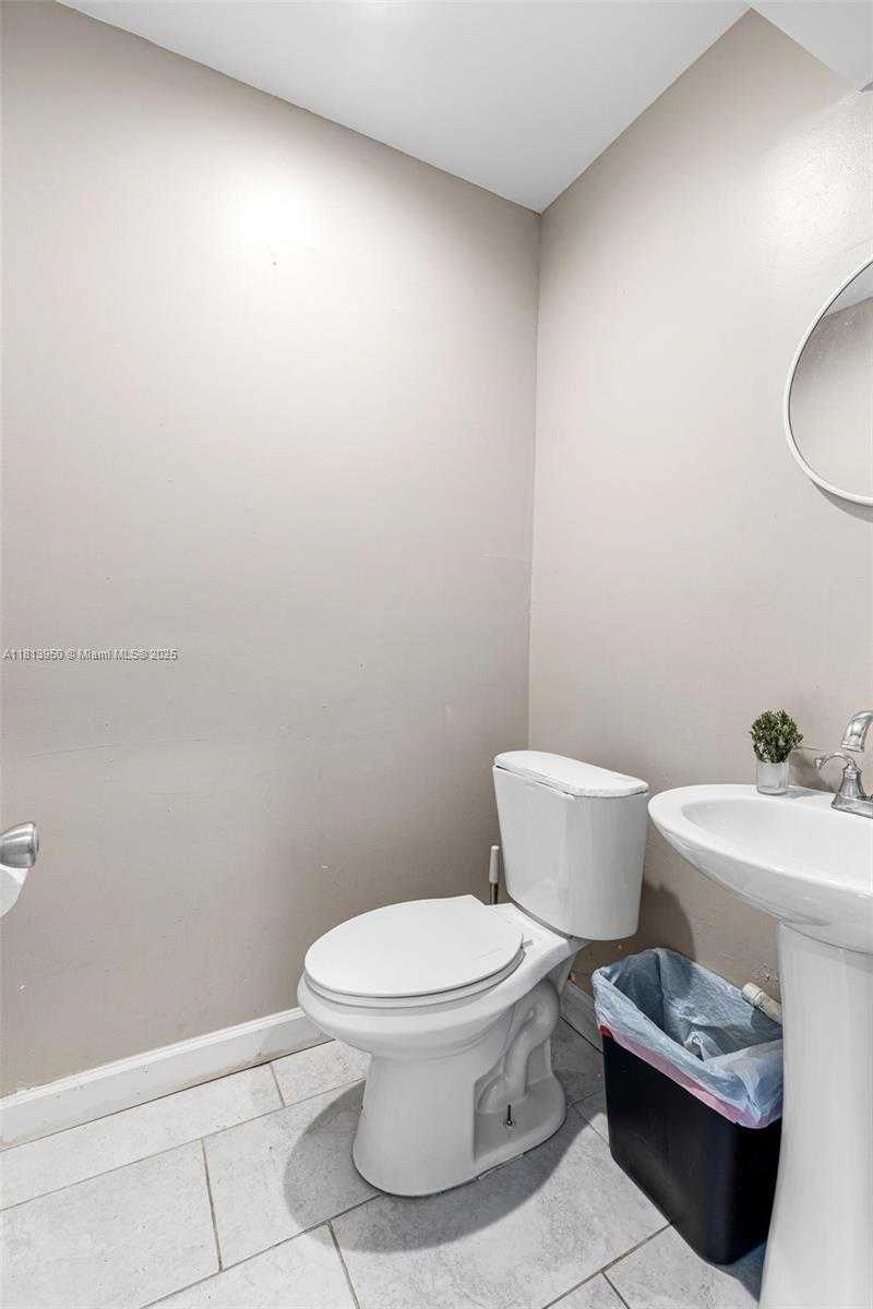 Small Image of 1500 EAST COMMERCIAL BLVD, Oakland Park Number 30
