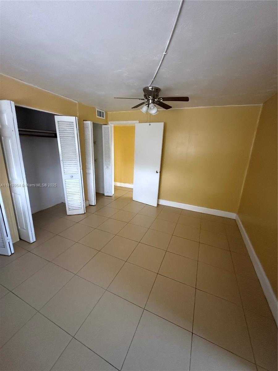 Small Image of 7193 PEMBROKE RD, Pembroke Pines Number 13