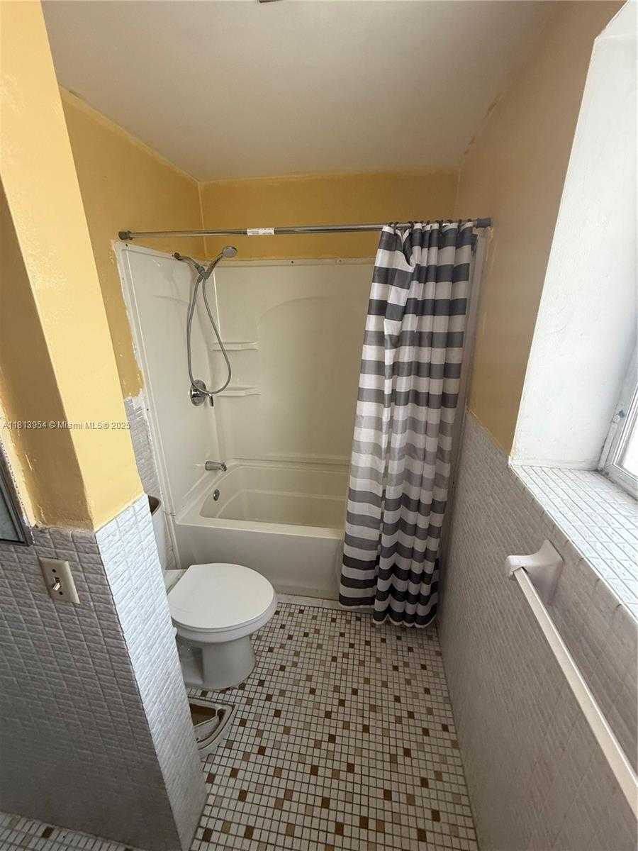 Small Image of 7193 PEMBROKE RD, Pembroke Pines Number 14