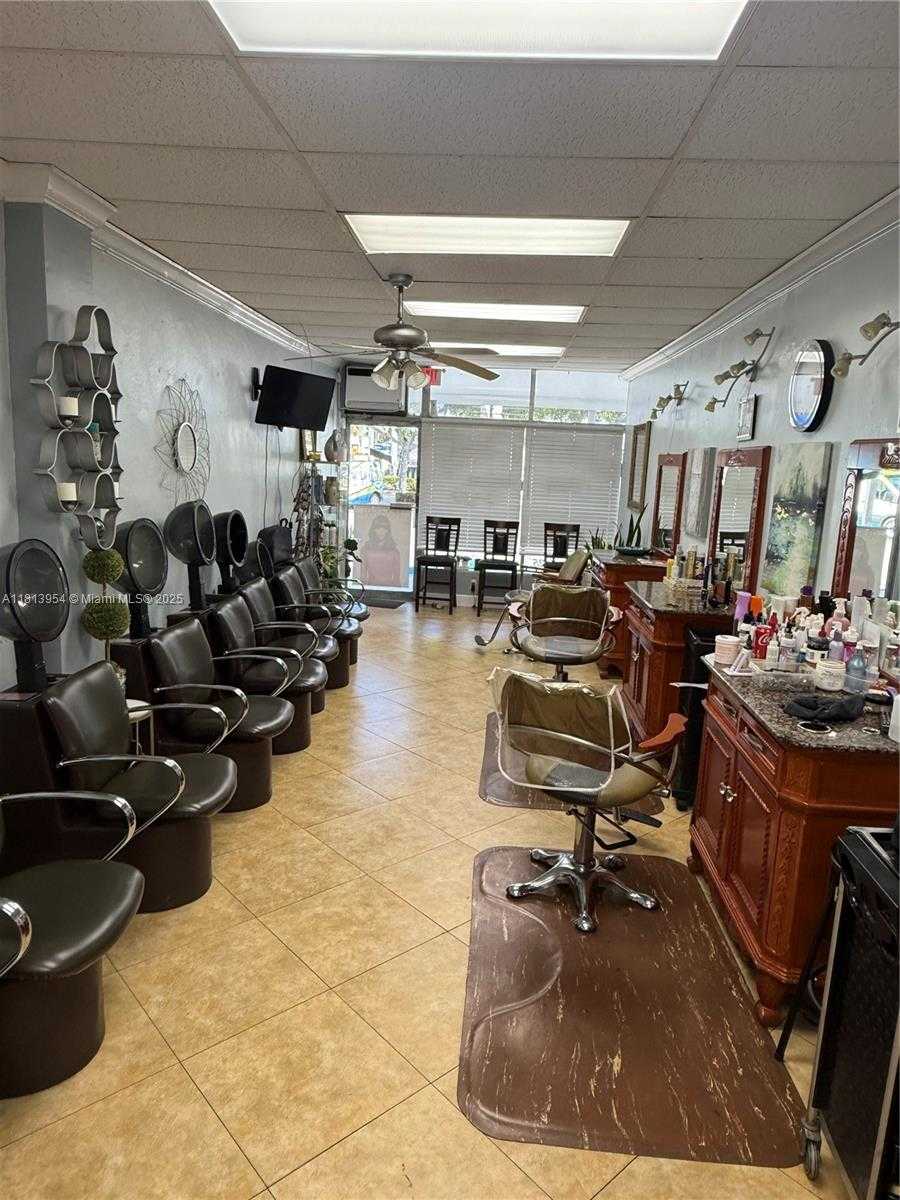Small Image of 7193 PEMBROKE RD, Pembroke Pines Number 7