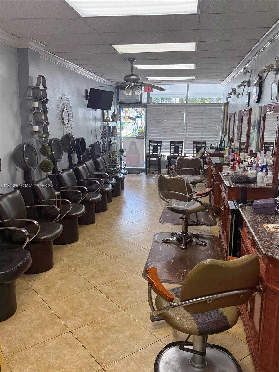 Small Image of 7193 PEMBROKE RD, Pembroke Pines Number 8