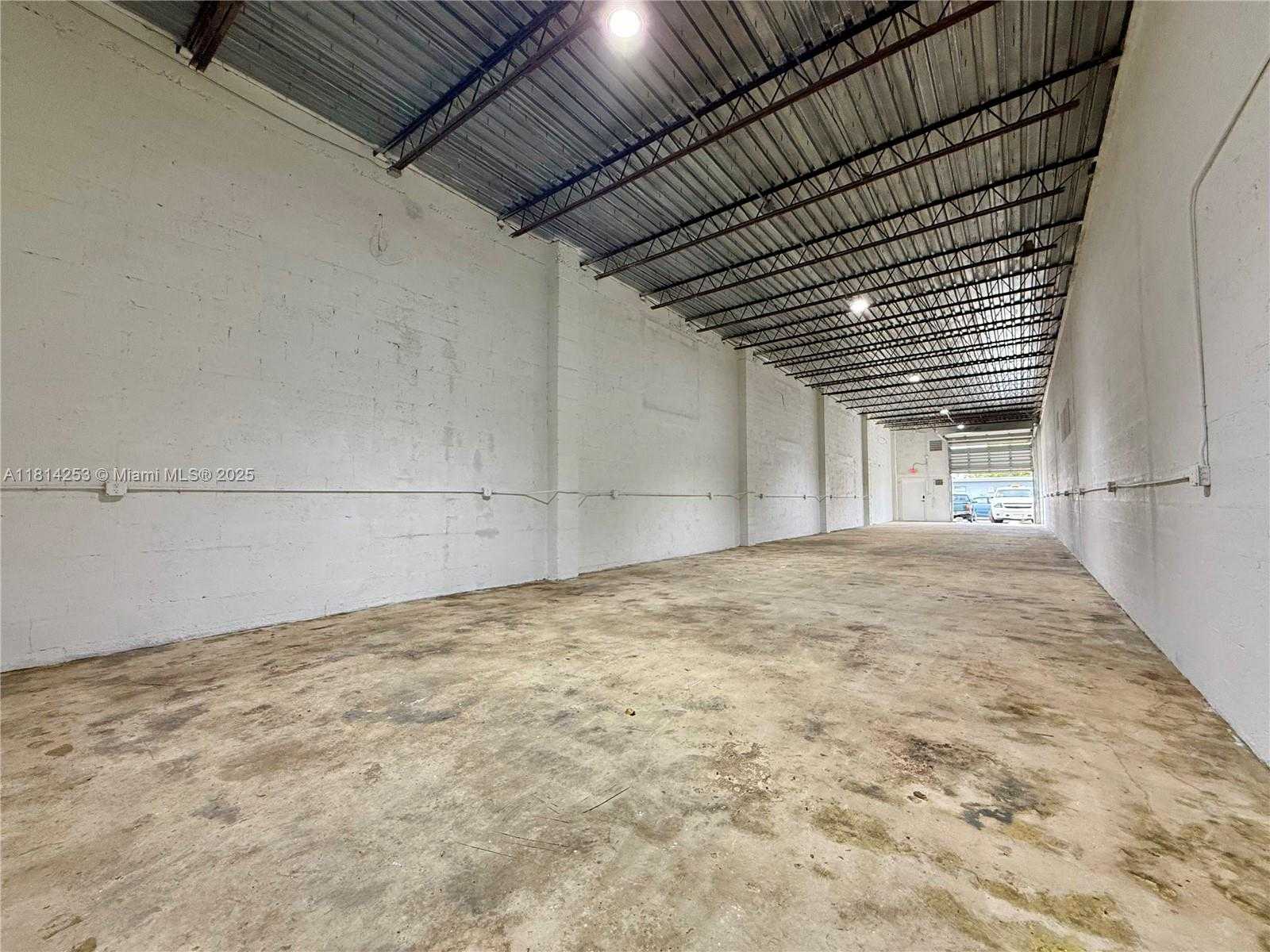 Small Image of 820 NORTH WEST 10TH TER #3, Fort Lauderdale Number 5