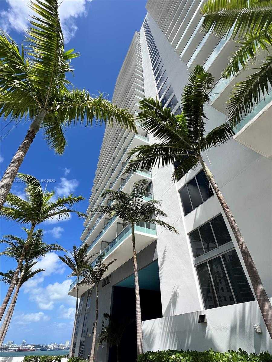 Small Image of 1300 BRICKELL BAY DR #Top Floor, Miami Number 7