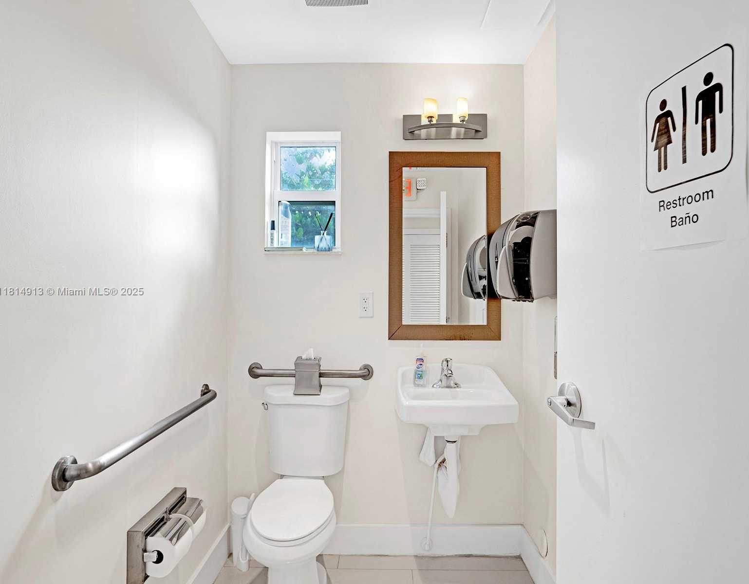 Small Image of 1675 SOUTH WEST 27TH AVE, Miami Number 19