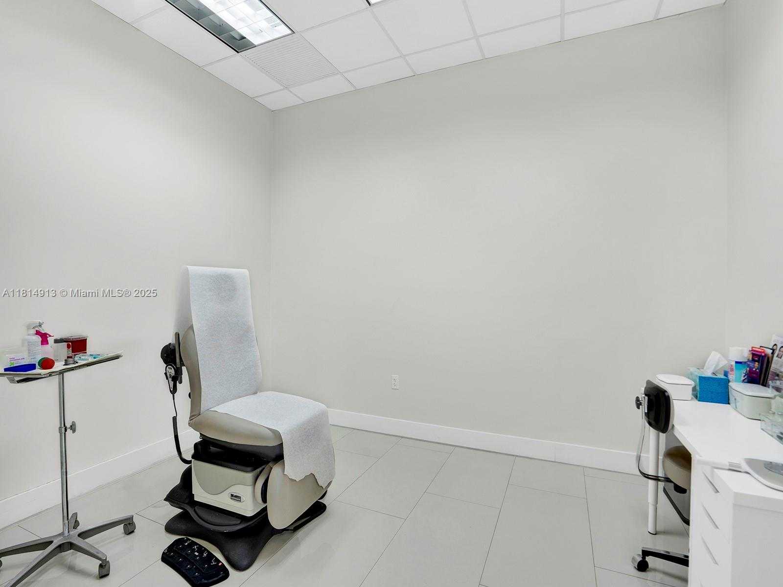 Small Image of 1675 SOUTH WEST 27TH AVE, Miami Number 21