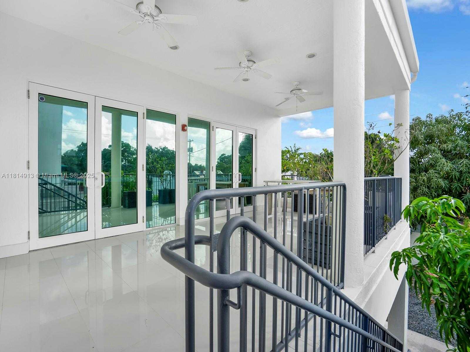 Small Image of 1675 SOUTH WEST 27TH AVE, Miami Number 28