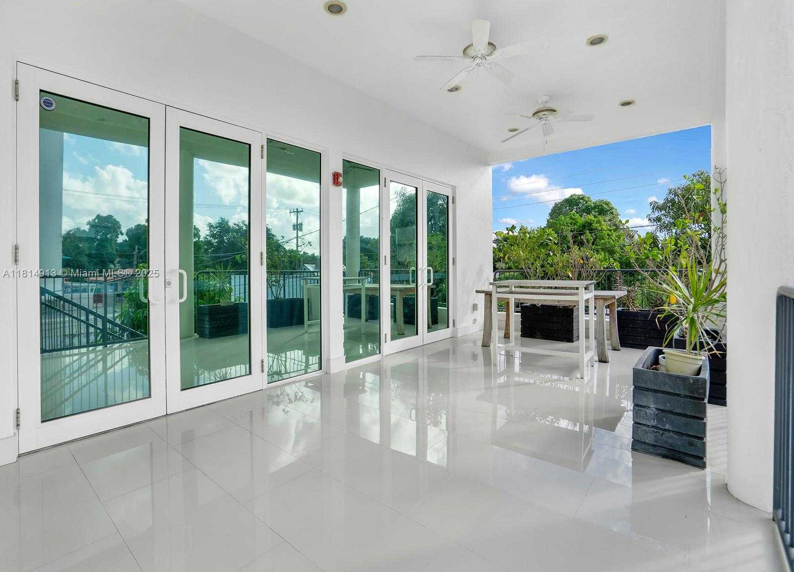 Small Image of 1675 SOUTH WEST 27TH AVE, Miami Number 29
