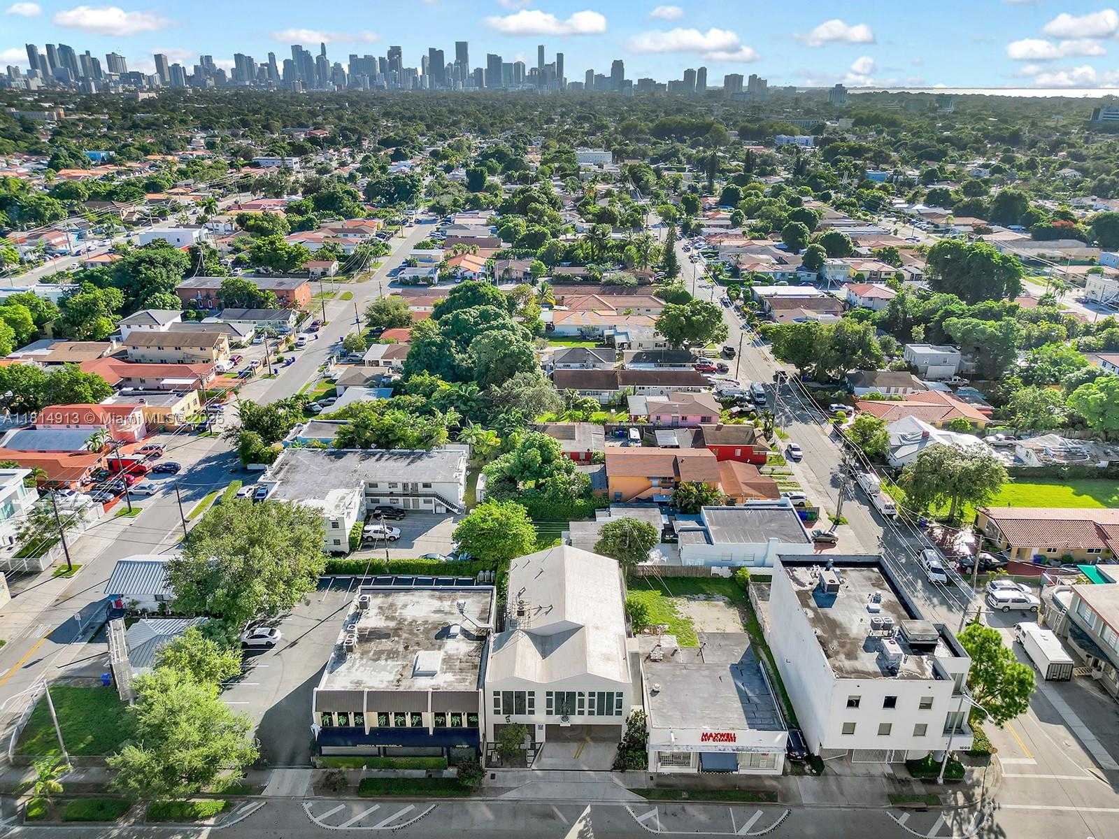 Small Image of 1675 SOUTH WEST 27TH AVE, Miami Number 3