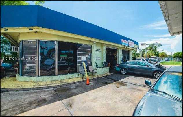 Small Image of 3334 SOUTH 15TH, St Petersburg Number 3