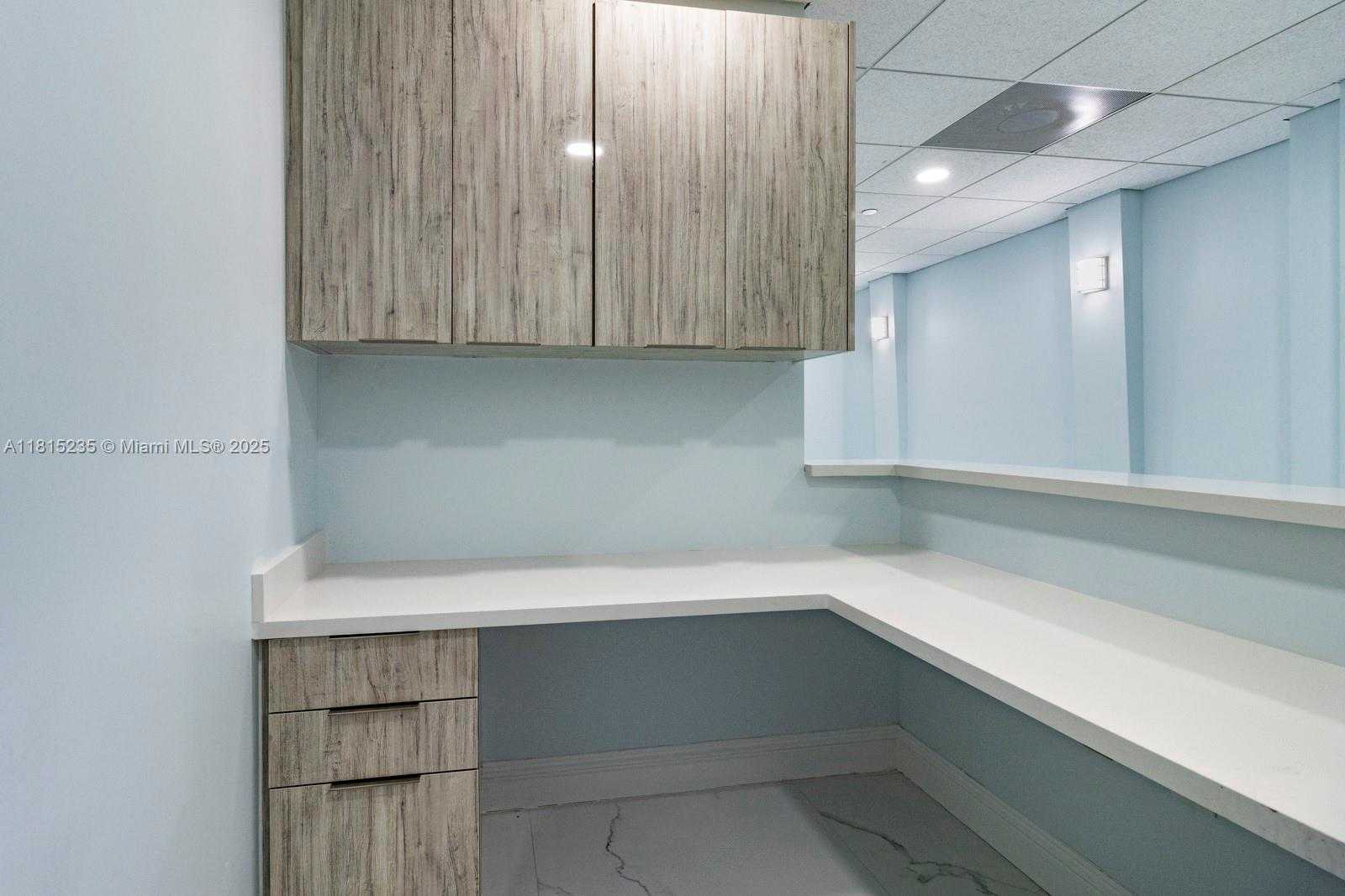 Small Image of 6141 SUNSET DR #102, South Miami Number 10