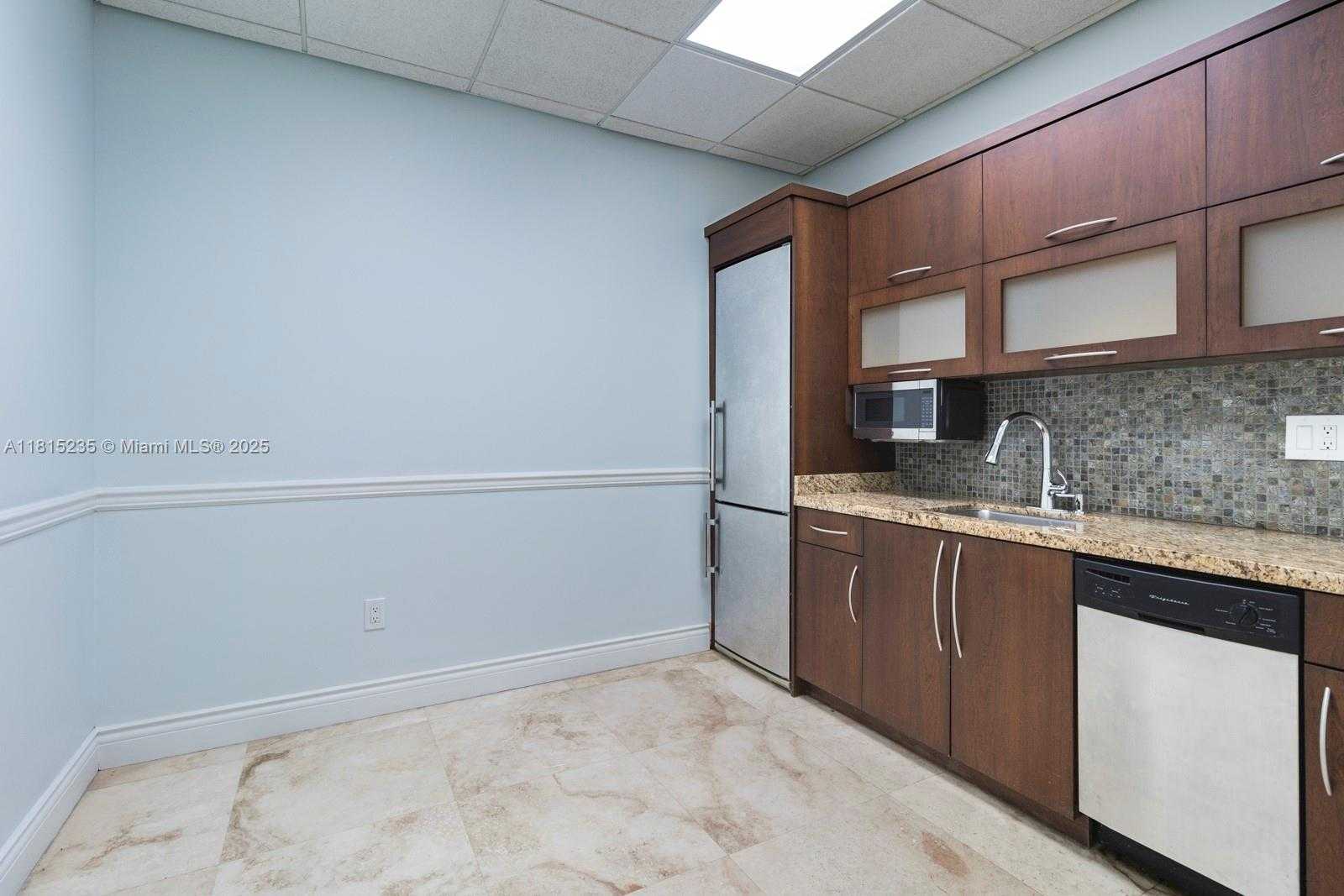 Small Image of 6141 SUNSET DR #102, South Miami Number 15