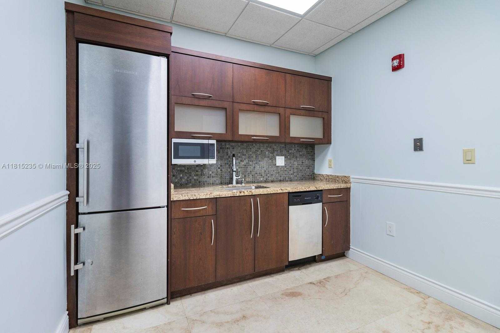 Small Image of 6141 SUNSET DR #102, South Miami Number 5