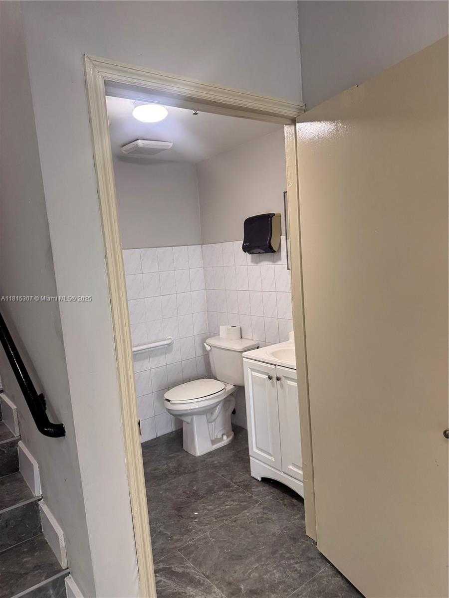 Small Image of 2310 NORTH WEST 102ND PL #2, Doral Number 10