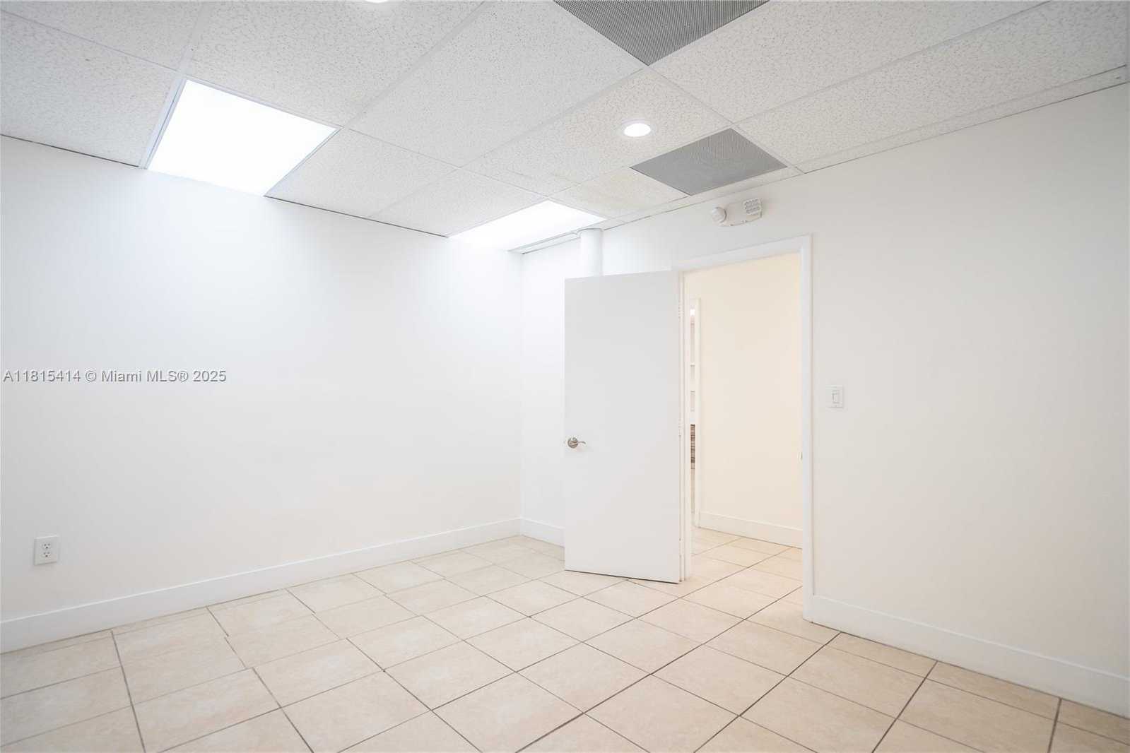 Small Image of 3119 CORAL WAY #3121A, Miami Number 14