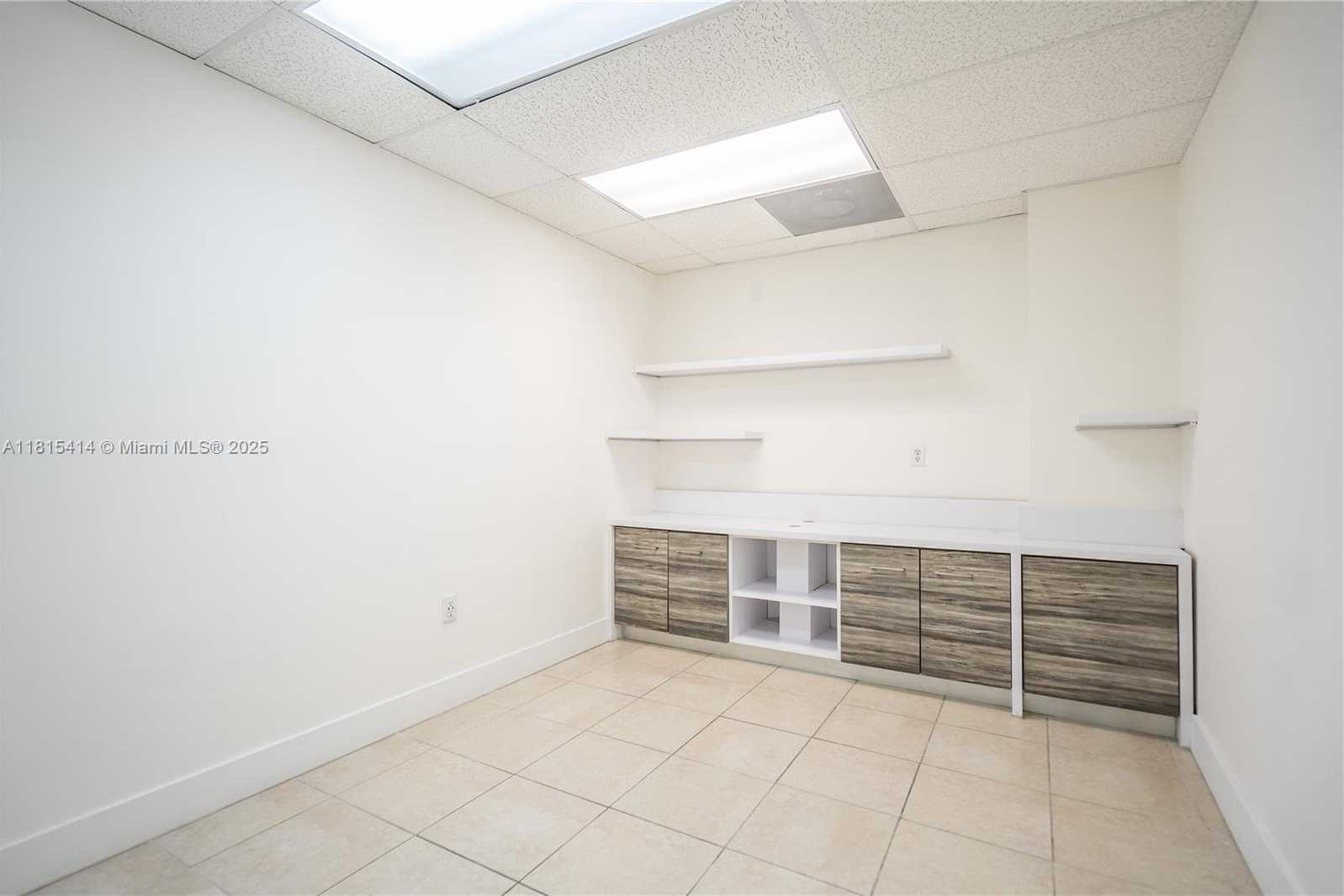 Small Image of 3119 CORAL WAY #3121A, Miami Number 15