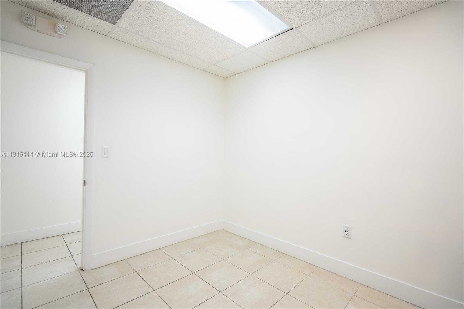 Small Image of 3119 CORAL WAY #3121A, Miami Number 16