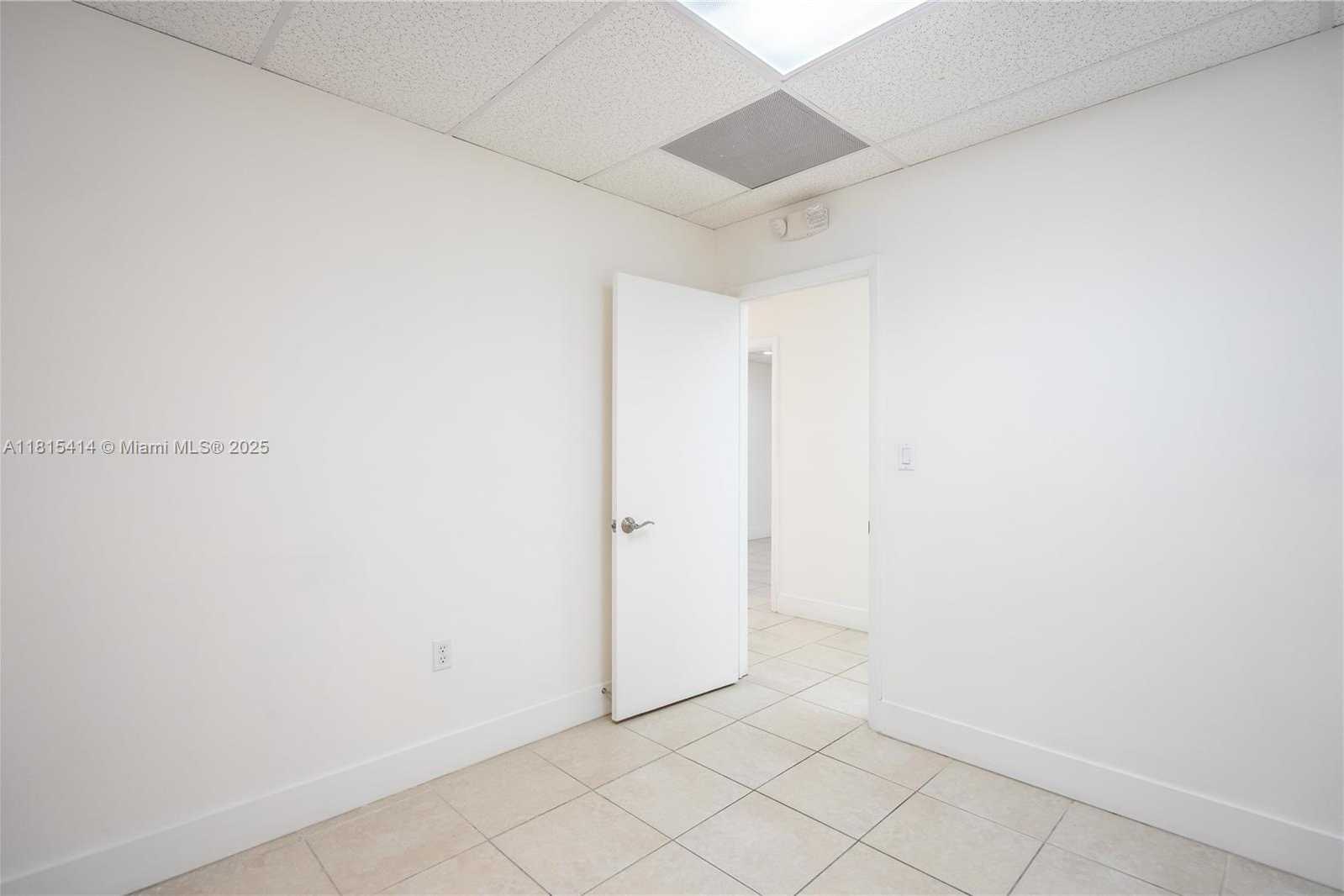 Small Image of 3119 CORAL WAY #3121A, Miami Number 17