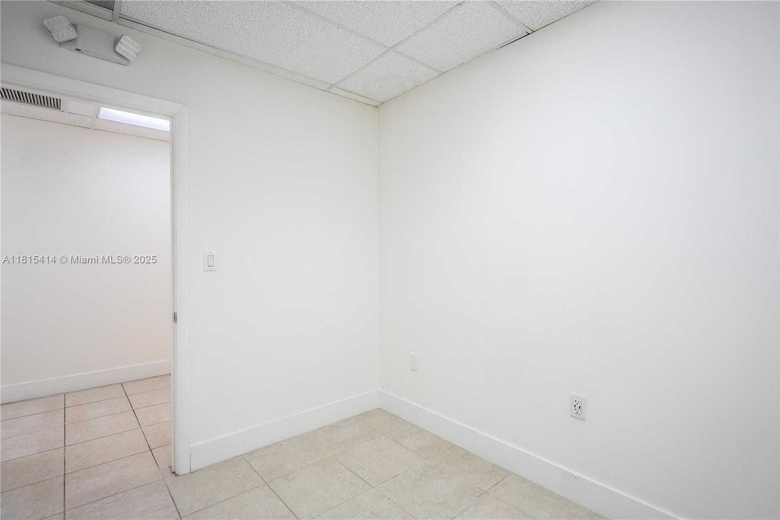 Small Image of 3119 CORAL WAY #3121A, Miami Number 20