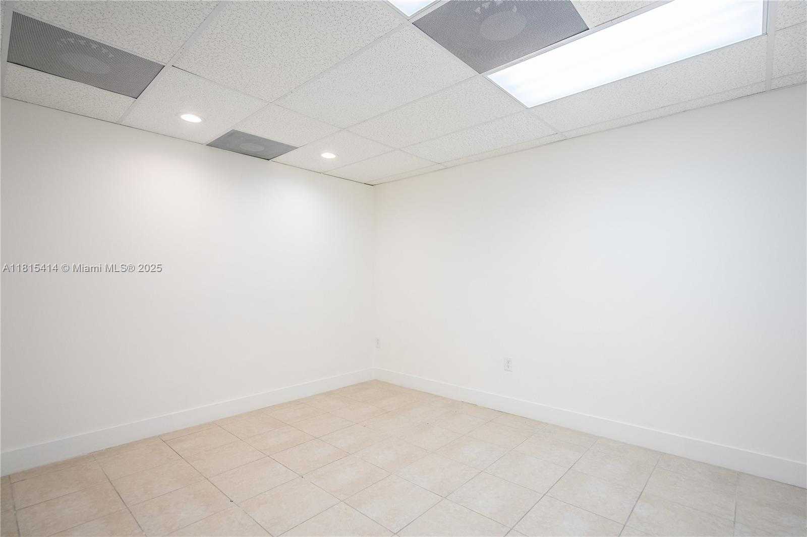 Small Image of 3119 CORAL WAY #3121A, Miami Number 23