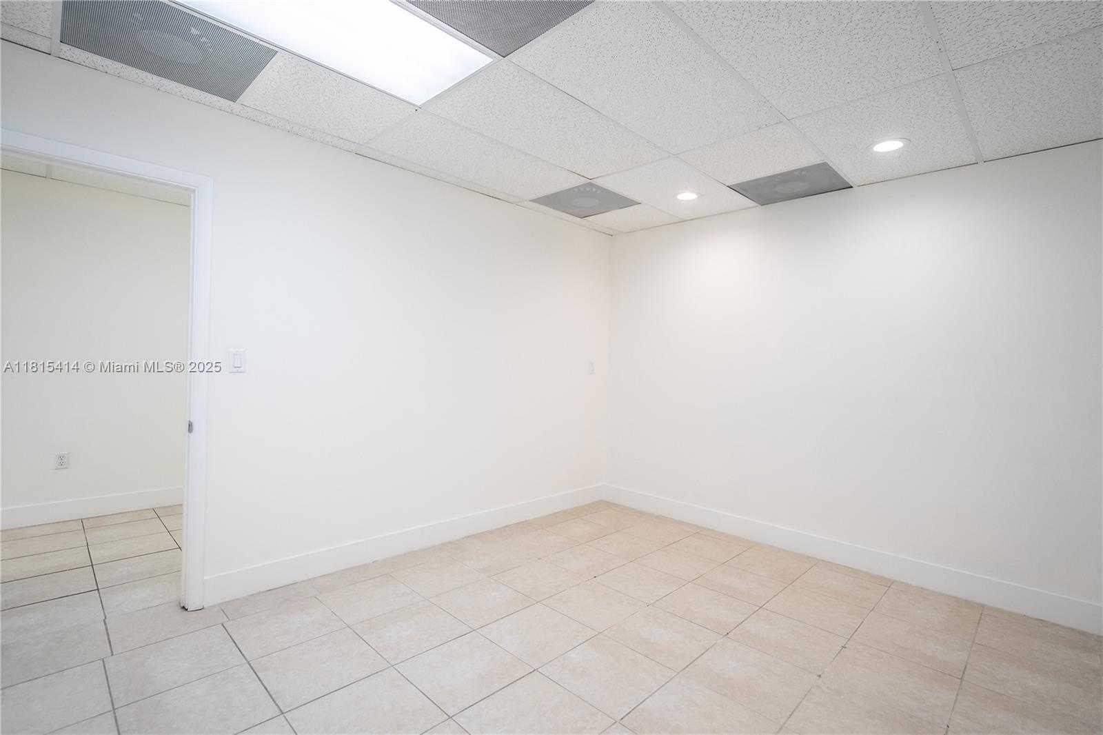 Small Image of 3119 CORAL WAY #3121A, Miami Number 24