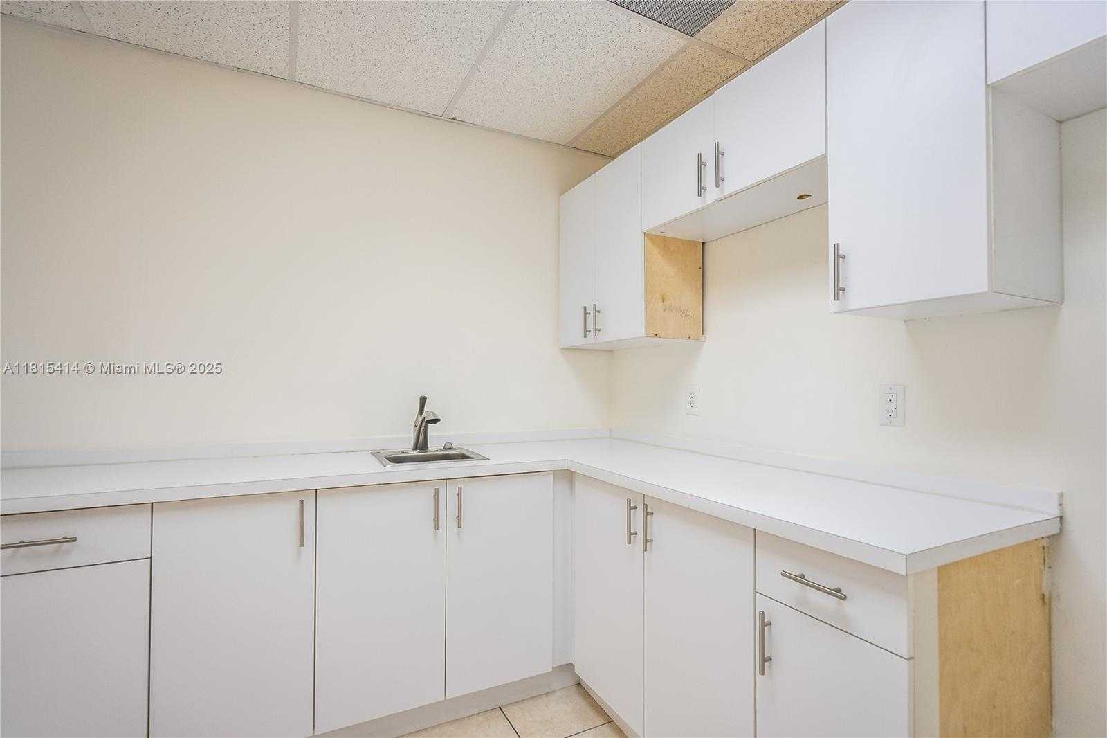 Small Image of 3119 CORAL WAY #3121A, Miami Number 29