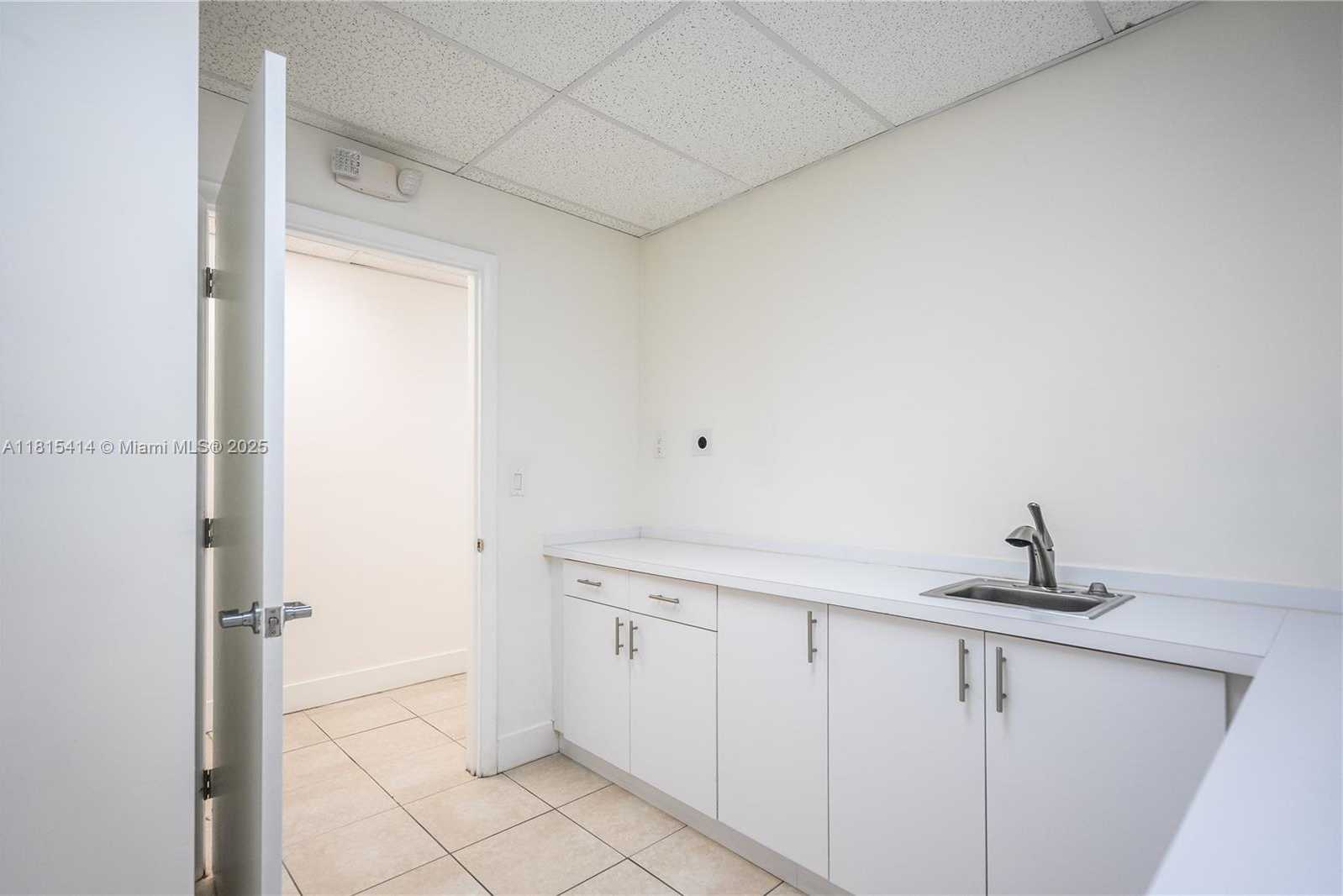 Small Image of 3119 CORAL WAY #3121A, Miami Number 30